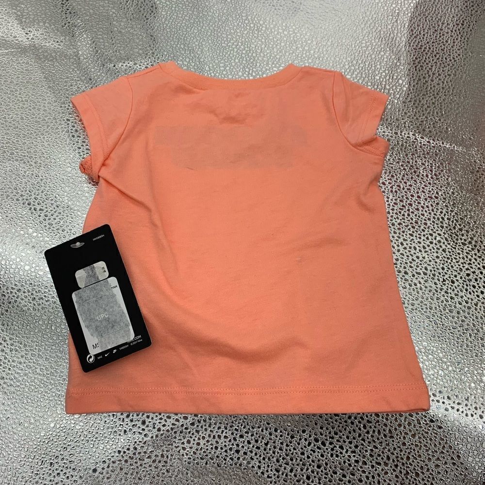 Nike T-Shirt  - Picture 3 of 3